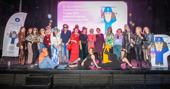 Absolwenckie potupaje na UMK [fot. Szymon Zdziebło]